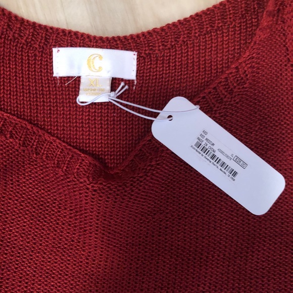 Gorgeous knit camisole with beautiful detailing. - Picture 3 of 4